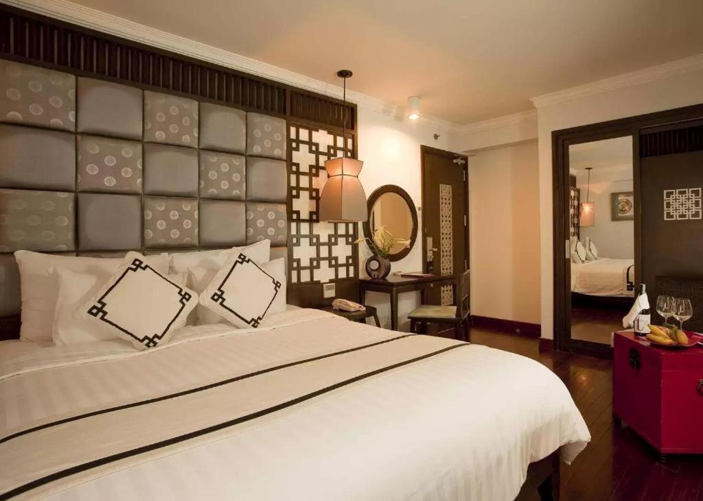 Church Boutique Hotel Hang Trong Hanoi Eksteriør billede