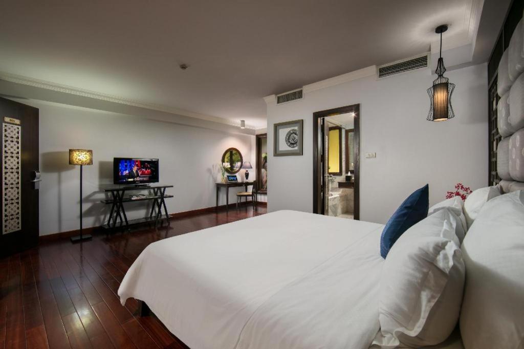 Church Boutique Hotel Hang Trong Hanoi Eksteriør billede